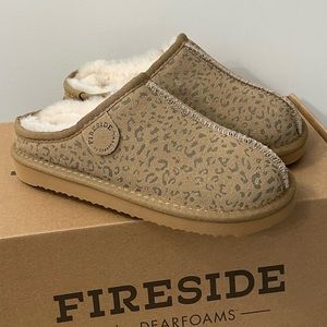 Girls Fireside Dearfoam slippers in leopard
